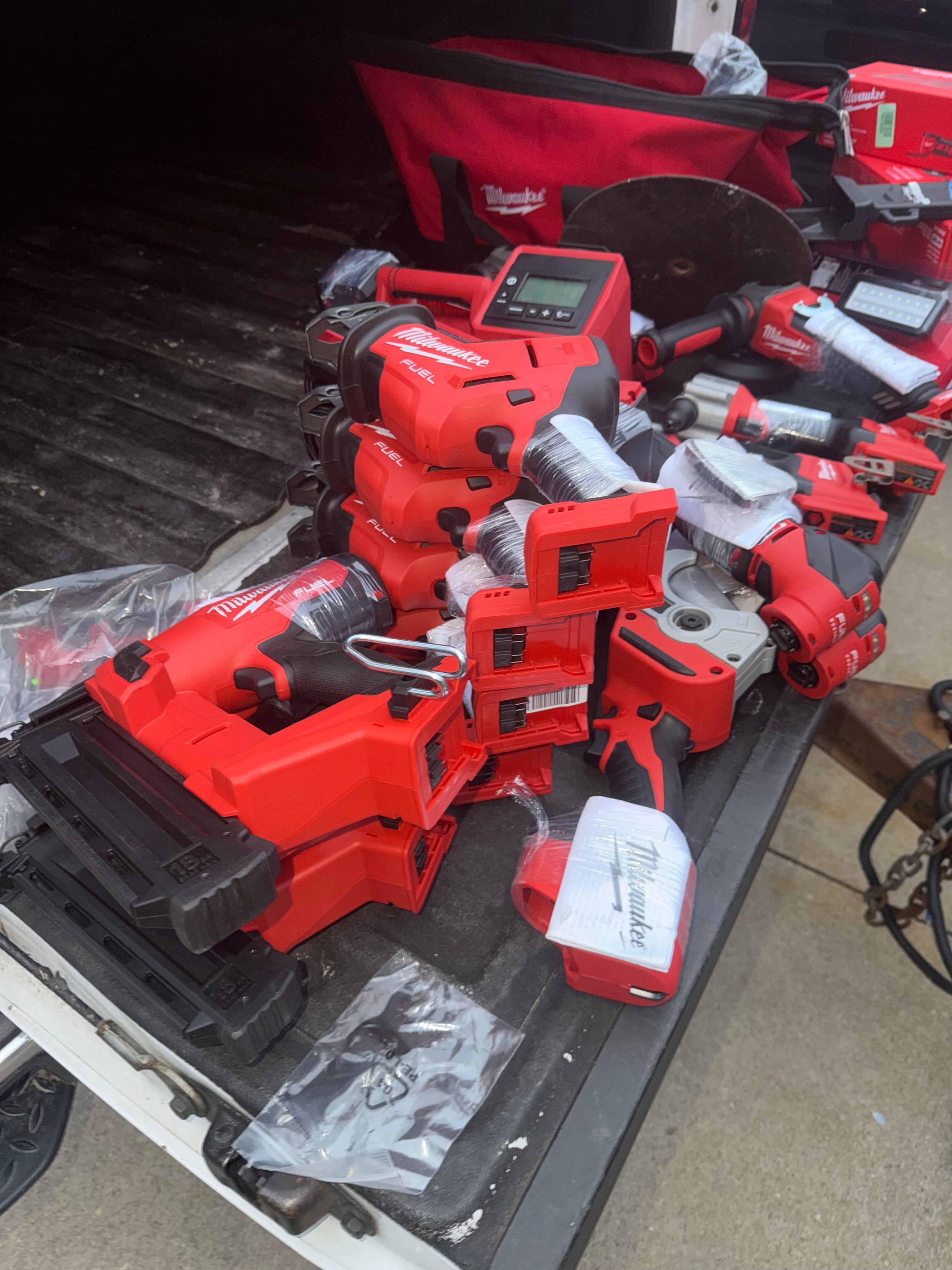 M18 Fuel 18ga Brad Nailer New no retail packaging 2746-20