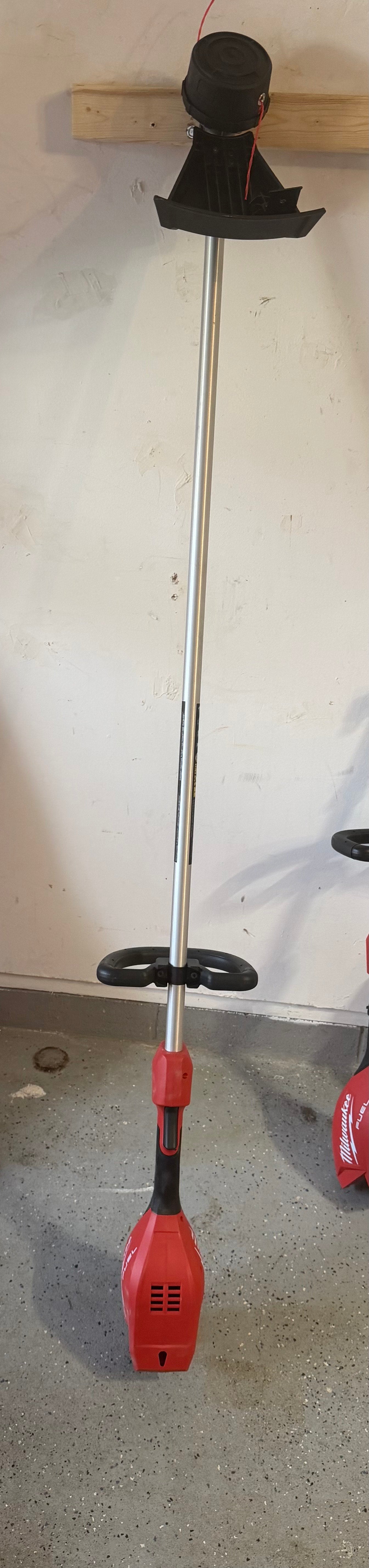 Open Box Milwaukee 3046-20 M18 FUEL™ 16" String Trimmer
